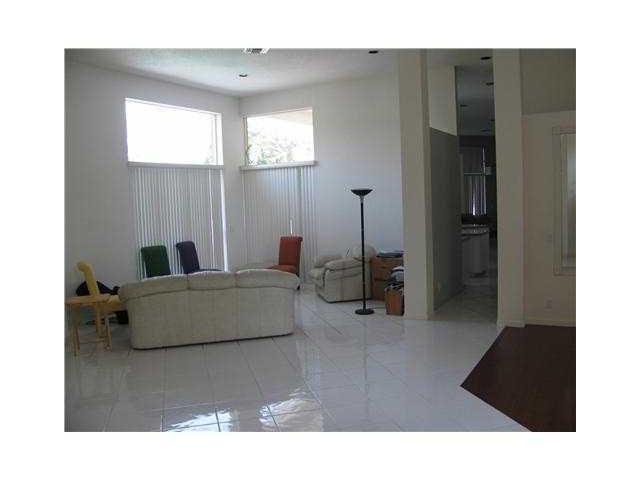 COUNTRY'S POINT 119-29 B - Residential Lease
