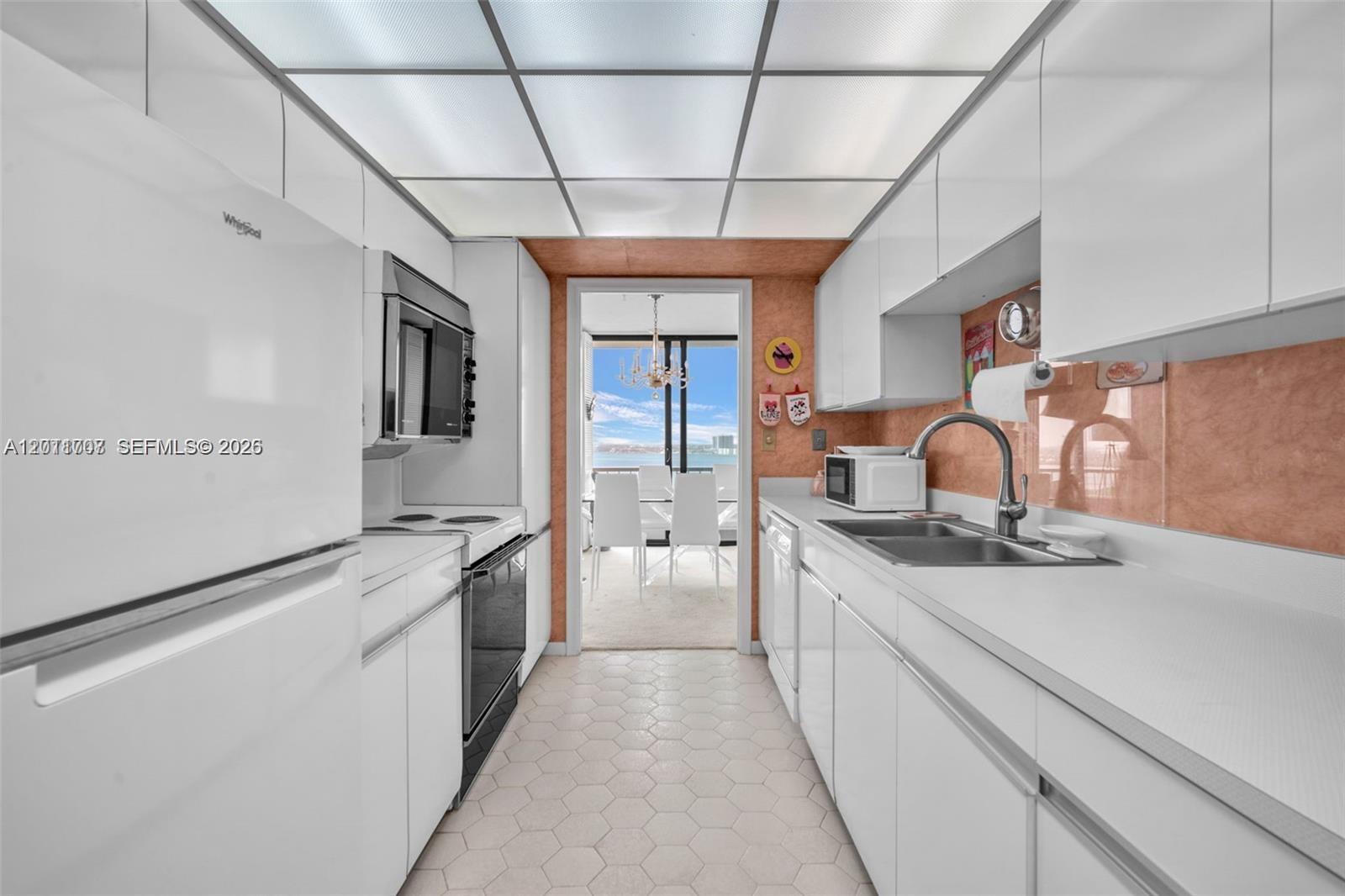 WATER GLADES CONDO - Residential
