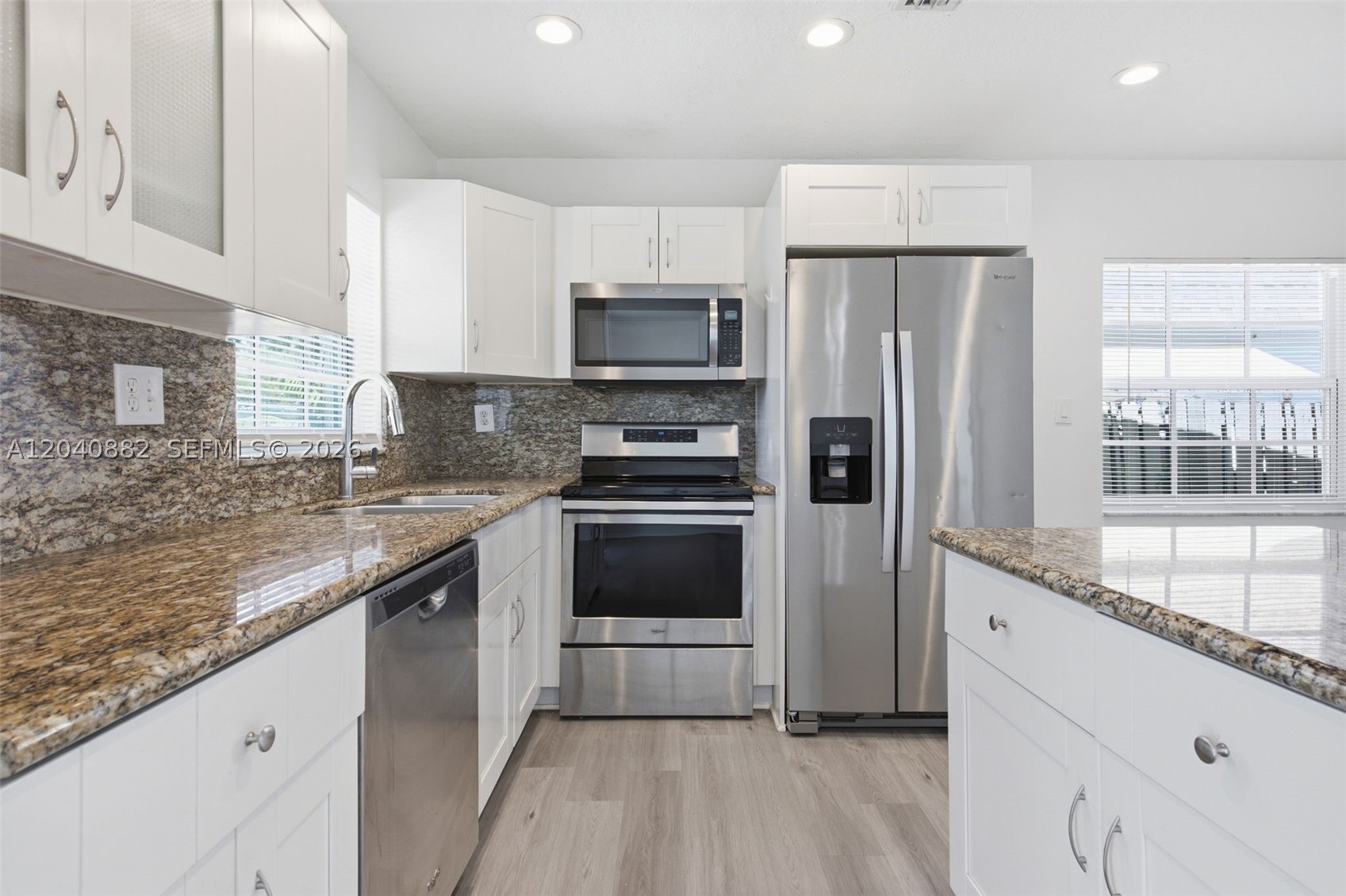 HOLLYWOOD LAKES SECTION - Residential