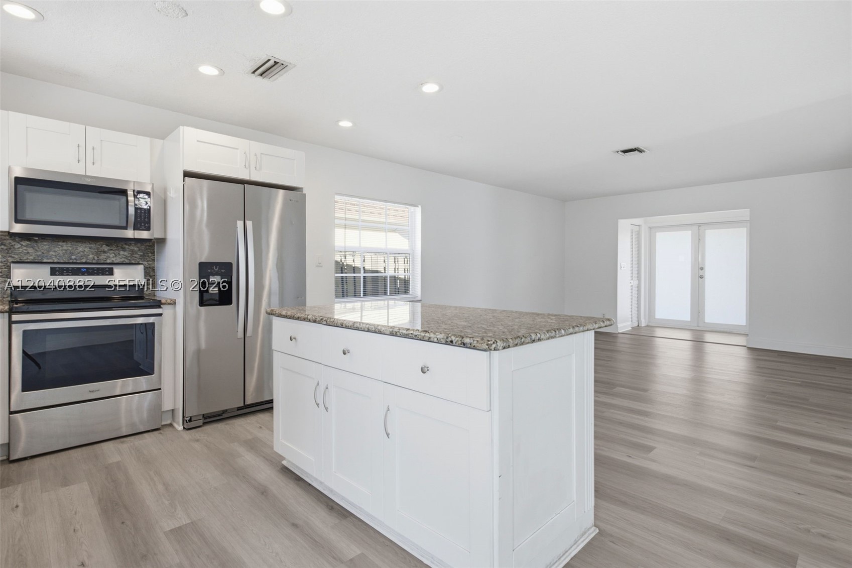 HOLLYWOOD LAKES SECTION - Residential