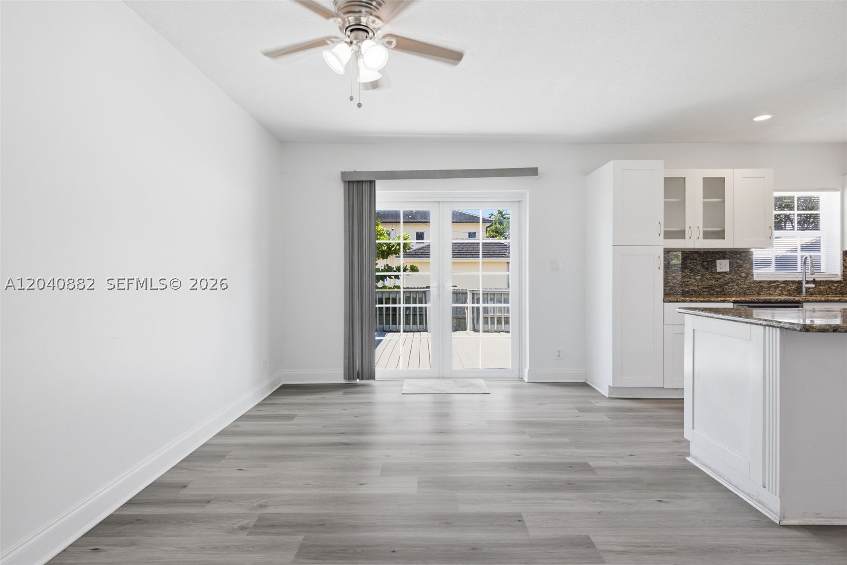 HOLLYWOOD LAKES SECTION - Residential