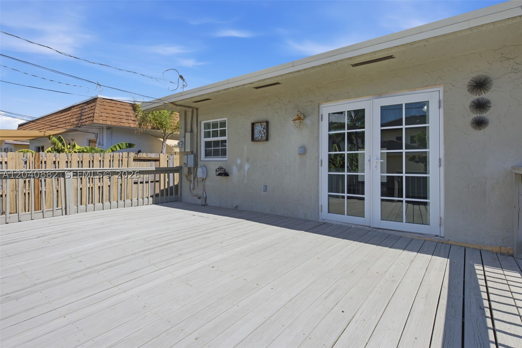 HOLLYWOOD LAKES SECTION - Residential