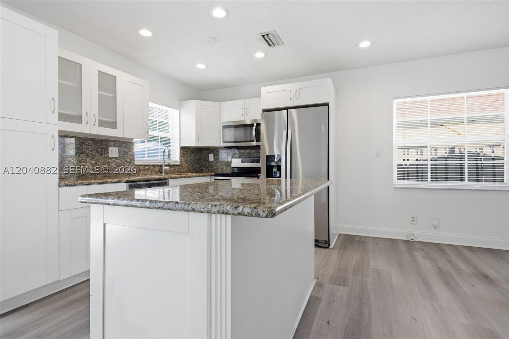 HOLLYWOOD LAKES SECTION - Residential