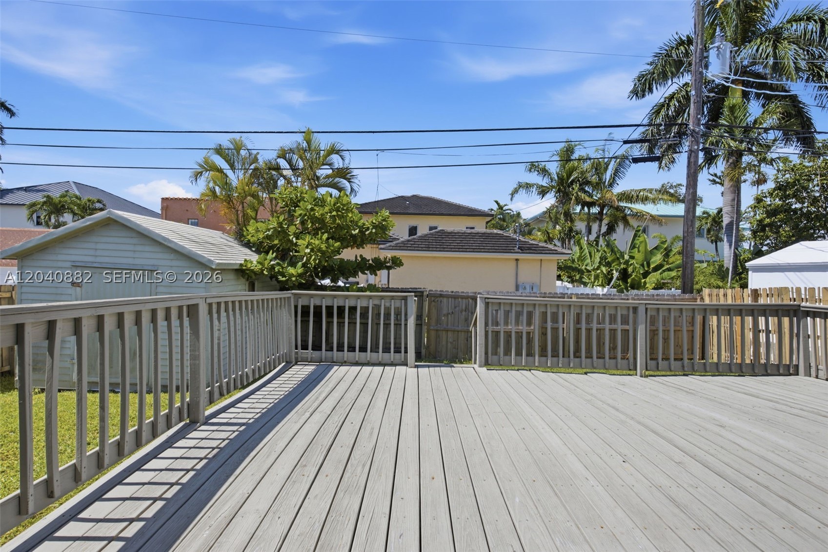 HOLLYWOOD LAKES SECTION - Residential