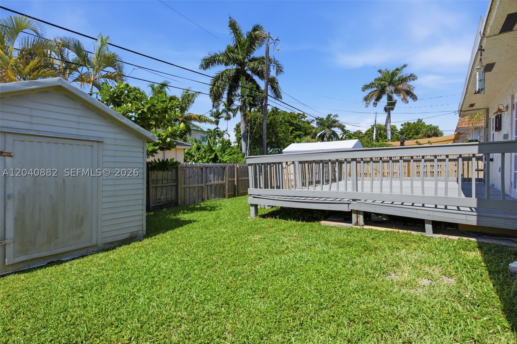 HOLLYWOOD LAKES SECTION - Residential