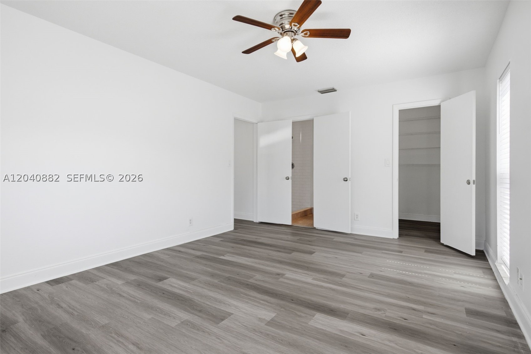 HOLLYWOOD LAKES SECTION - Residential