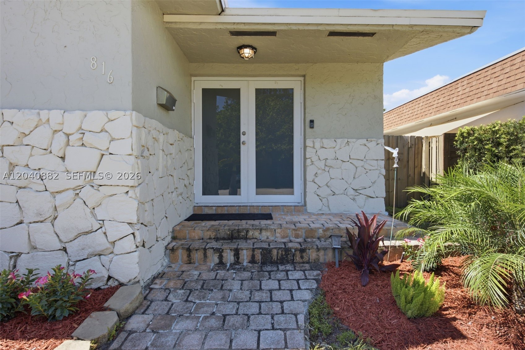HOLLYWOOD LAKES SECTION - Residential
