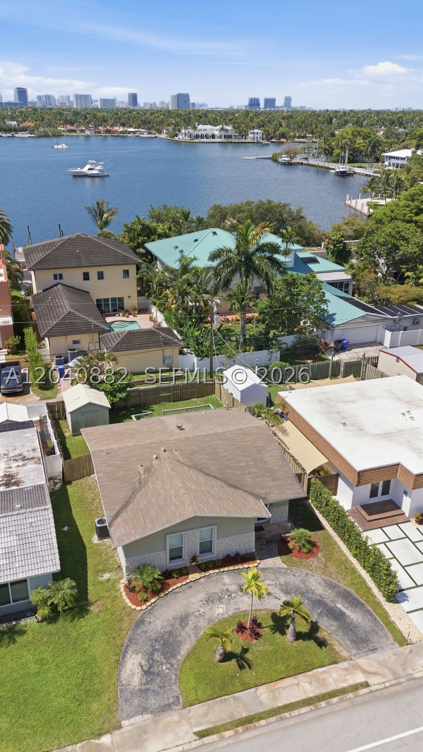 HOLLYWOOD LAKES SECTION - Residential