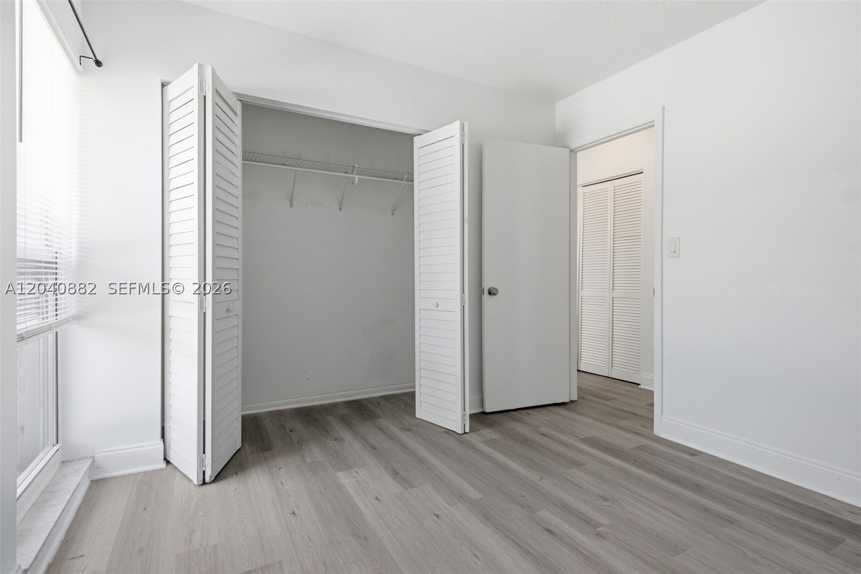 HOLLYWOOD LAKES SECTION - Residential