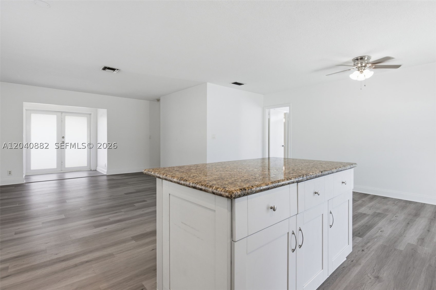 HOLLYWOOD LAKES SECTION - Residential