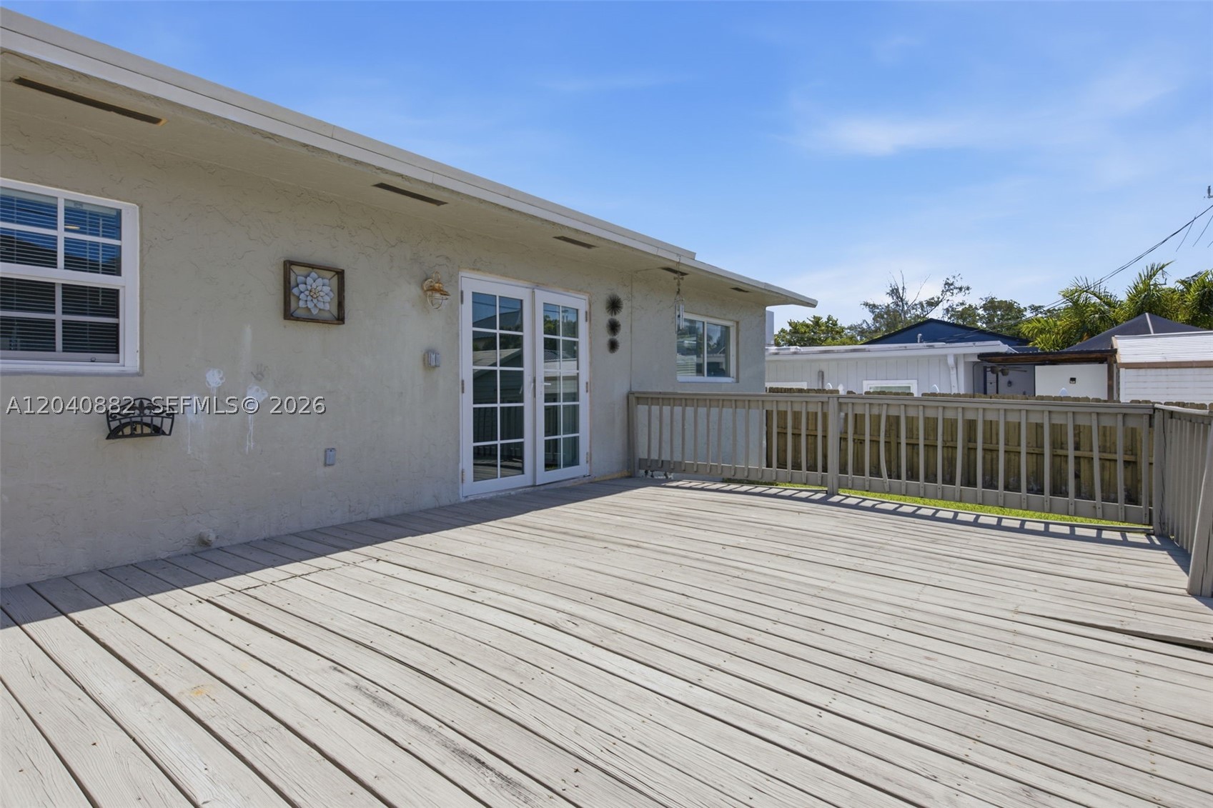 HOLLYWOOD LAKES SECTION - Residential