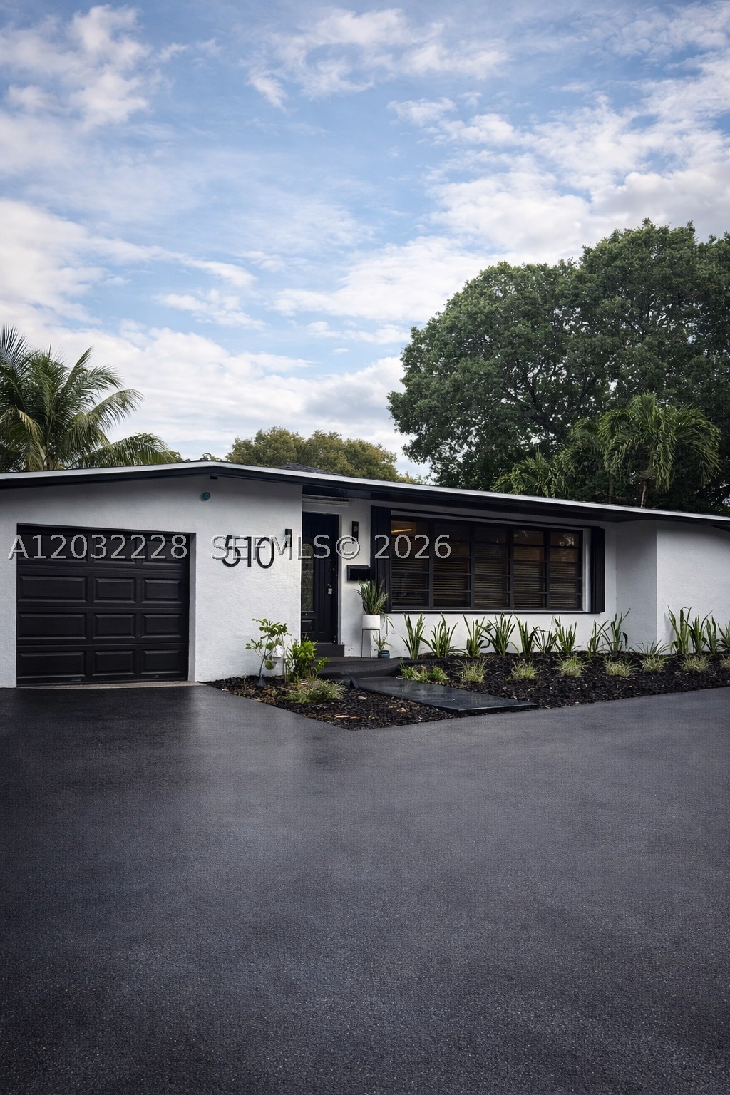 PLANTATION GARDENS SEC 4A - Residential Lease