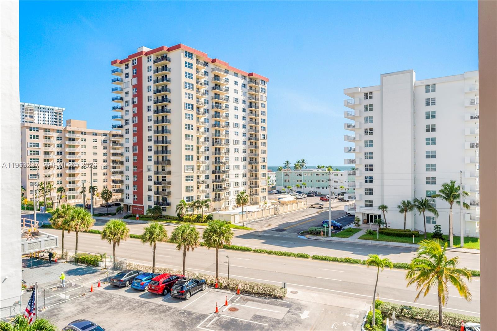 TRAFALGAR TOWERS CONDOMIN - Residential