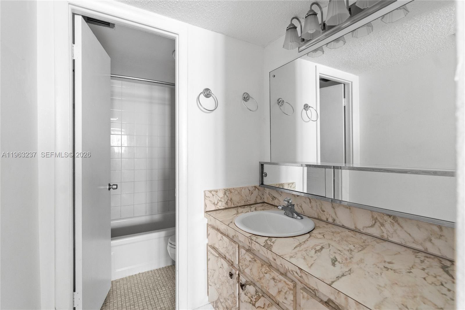 TRAFALGAR TOWERS CONDOMIN - Residential