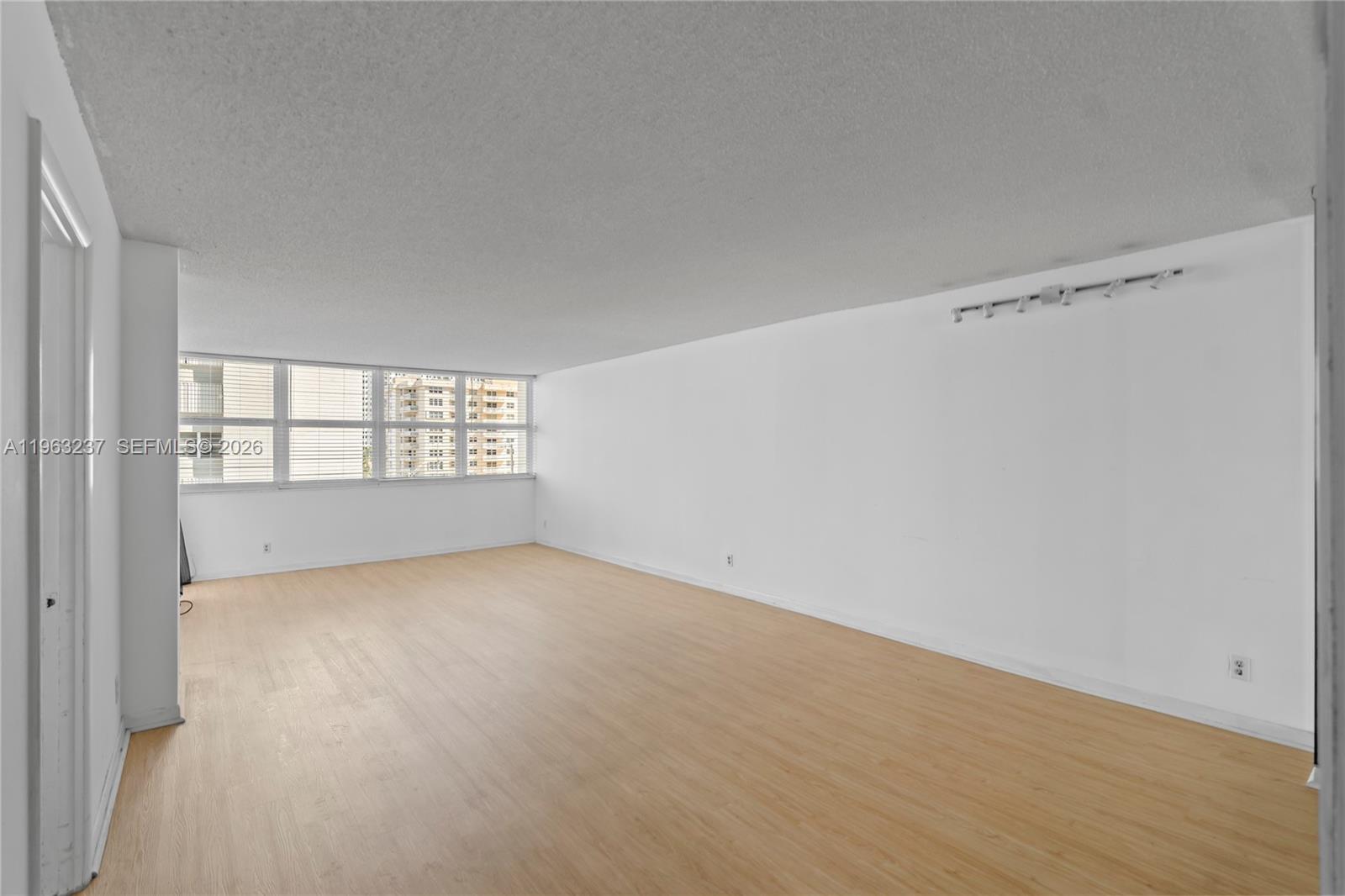 TRAFALGAR TOWERS CONDOMIN - Residential