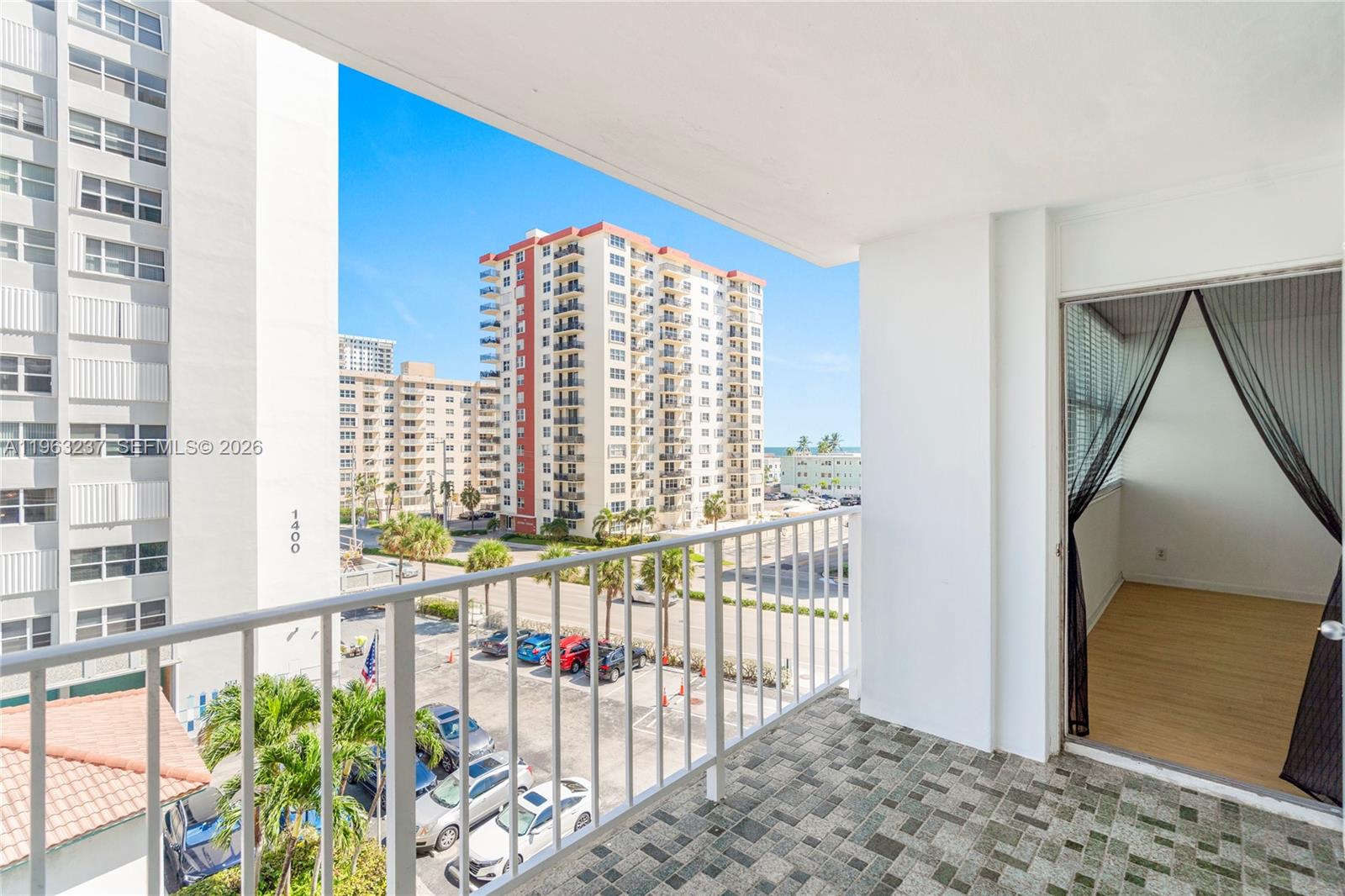 TRAFALGAR TOWERS CONDOMIN - Residential