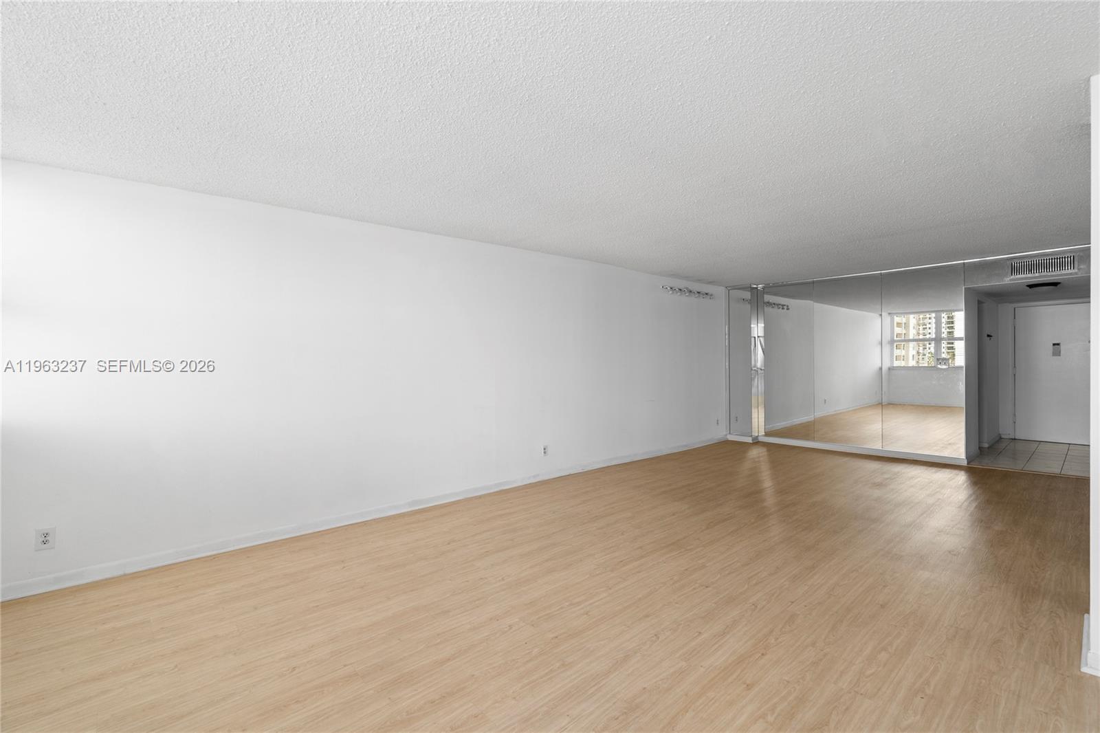 TRAFALGAR TOWERS CONDOMIN - Residential