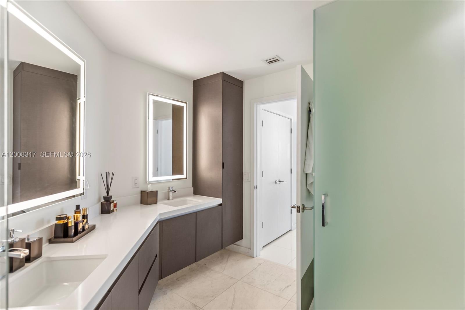 PARAMOUNT MIAMI WORLDCENT - Residential
