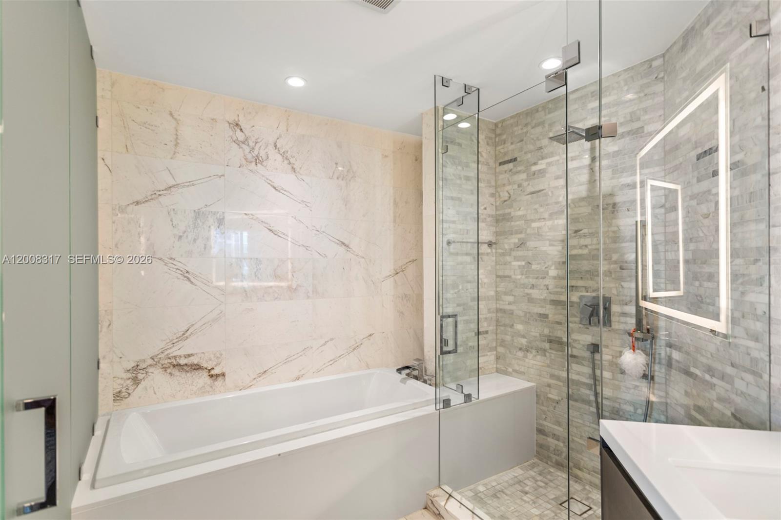 PARAMOUNT MIAMI WORLDCENT - Residential