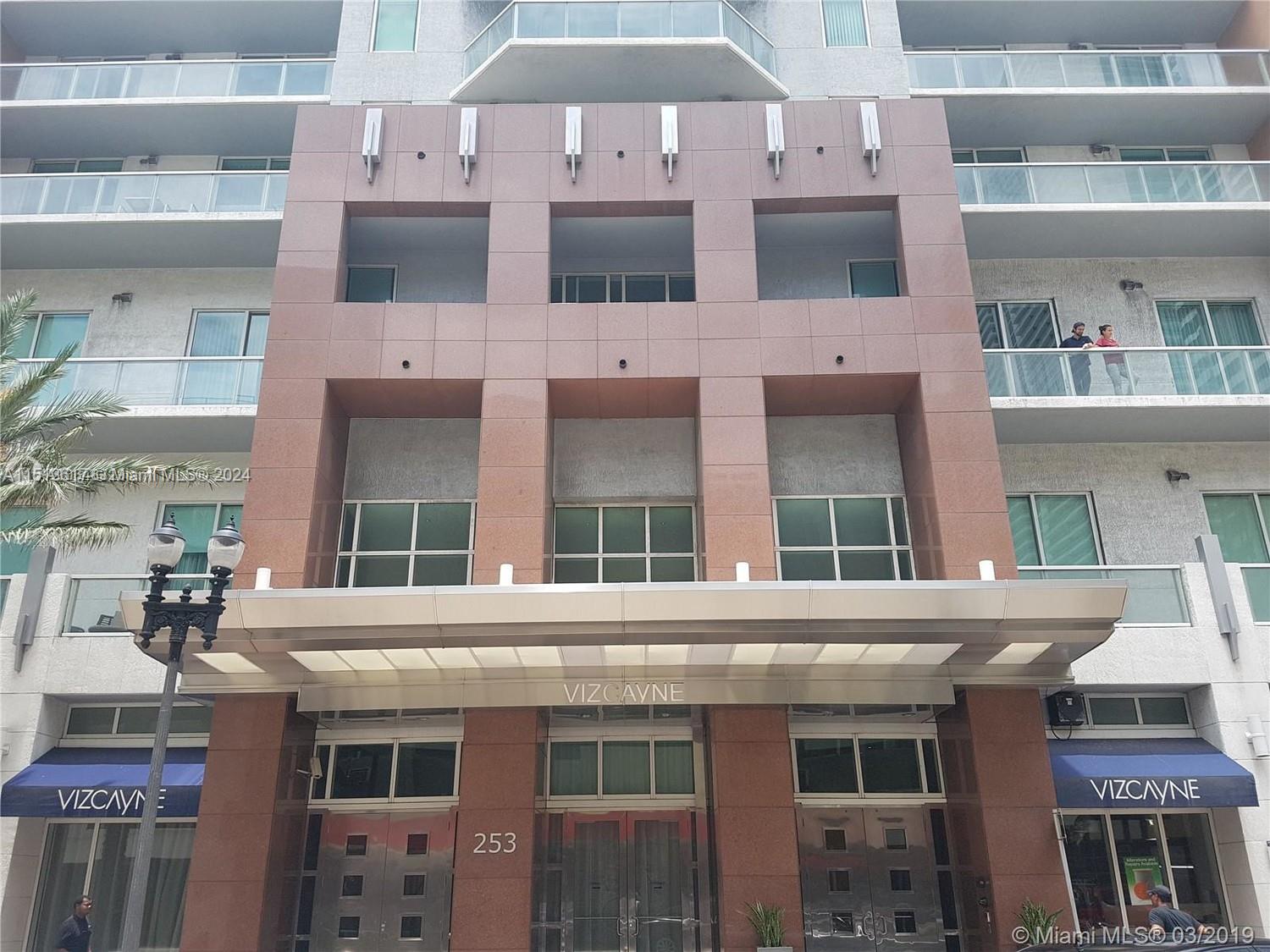 1 BED + DEN, 2 full baths, parking & storage unit on the same floor. Granite counters & Italian cabinets in kitchen, stainless steel appliances, washer/dryer, & closets. Doorman & Front Desk. Located in the heart of Downtown Miami, walk to AA Arena, Bayside & the future MIAMI WORLD CENTER! Valet, concierge, 24/7 security, business center, 15,000 sft health spa/sauna, 3 pools w/bar overlooking the bay. Rent 12 times per year, great investment opportunity.