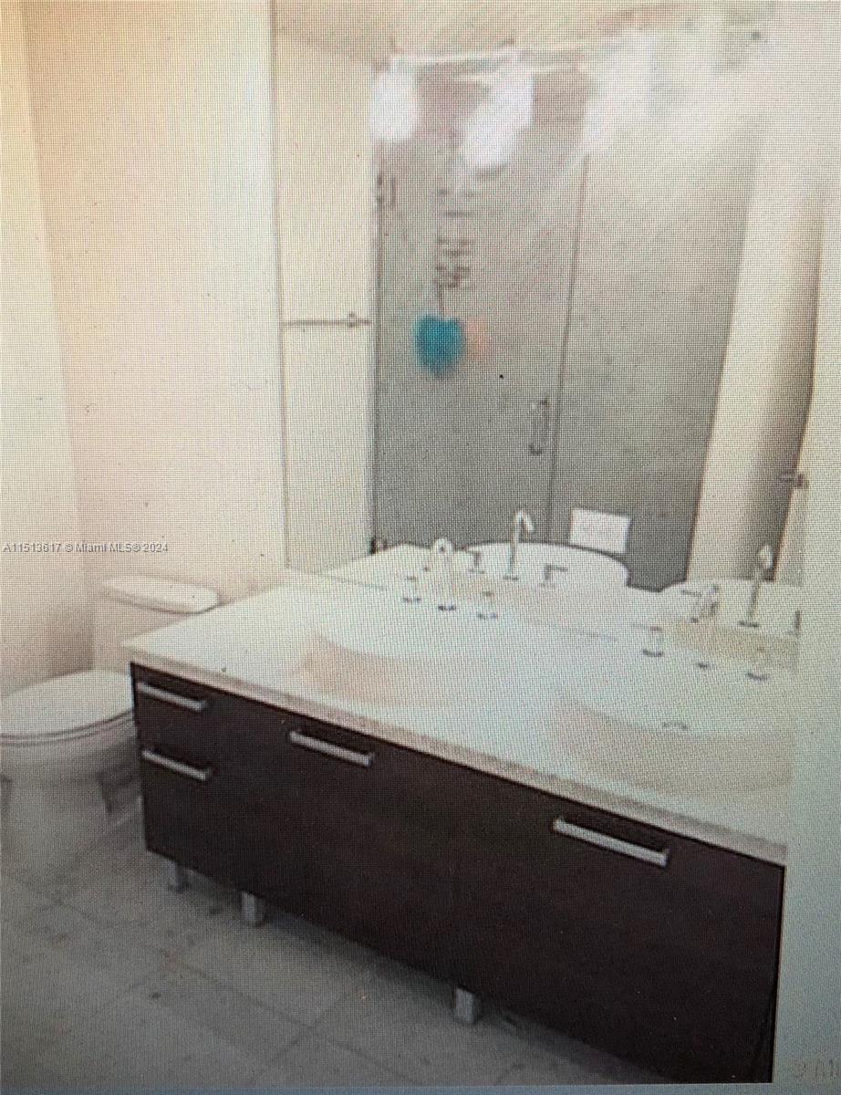 VIZCAYNE SOUTH CONDO - Residential