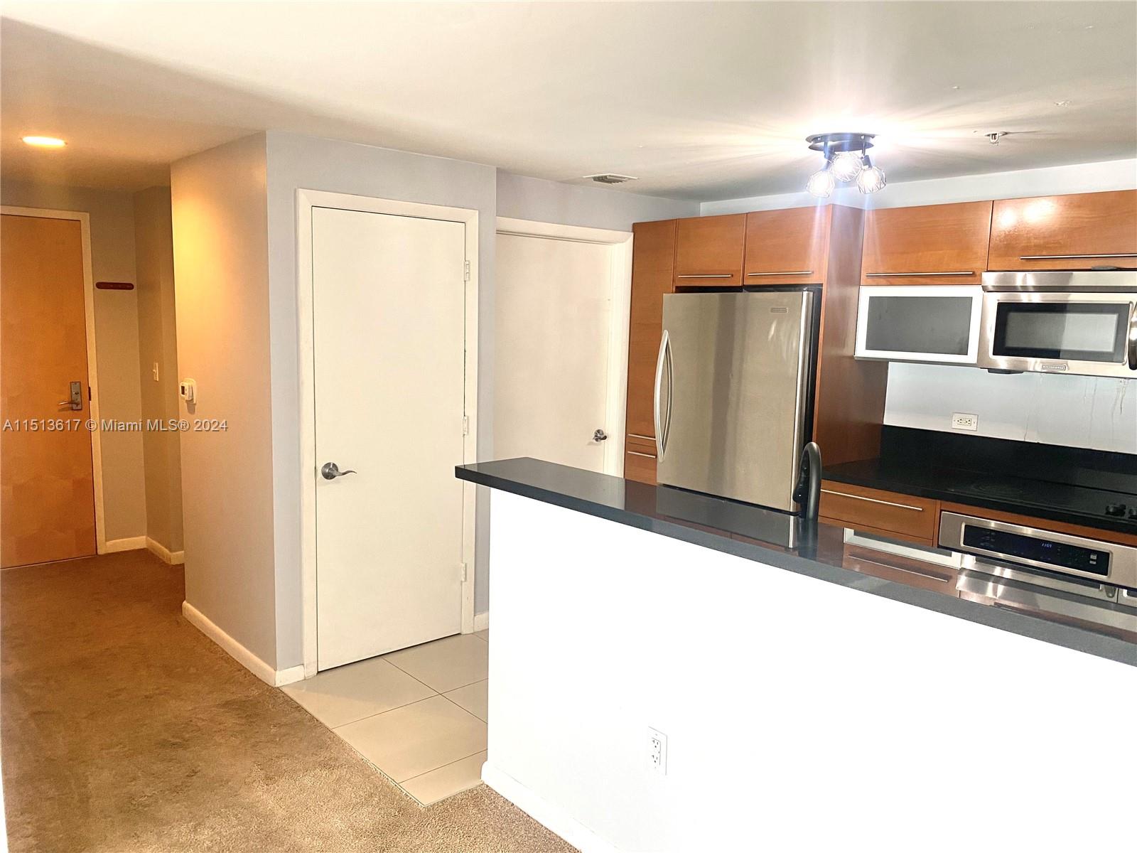 VIZCAYNE SOUTH CONDO - Residential