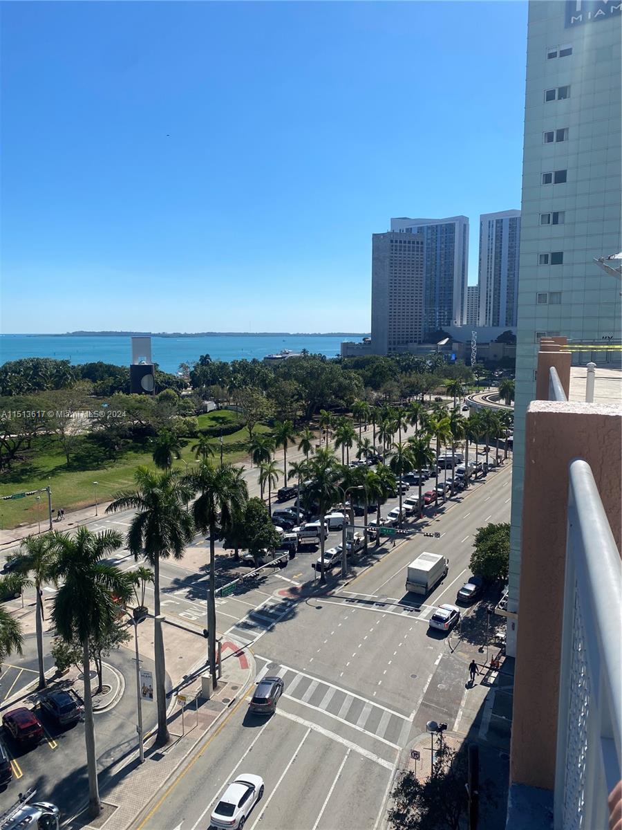 VIZCAYNE SOUTH CONDO - Residential