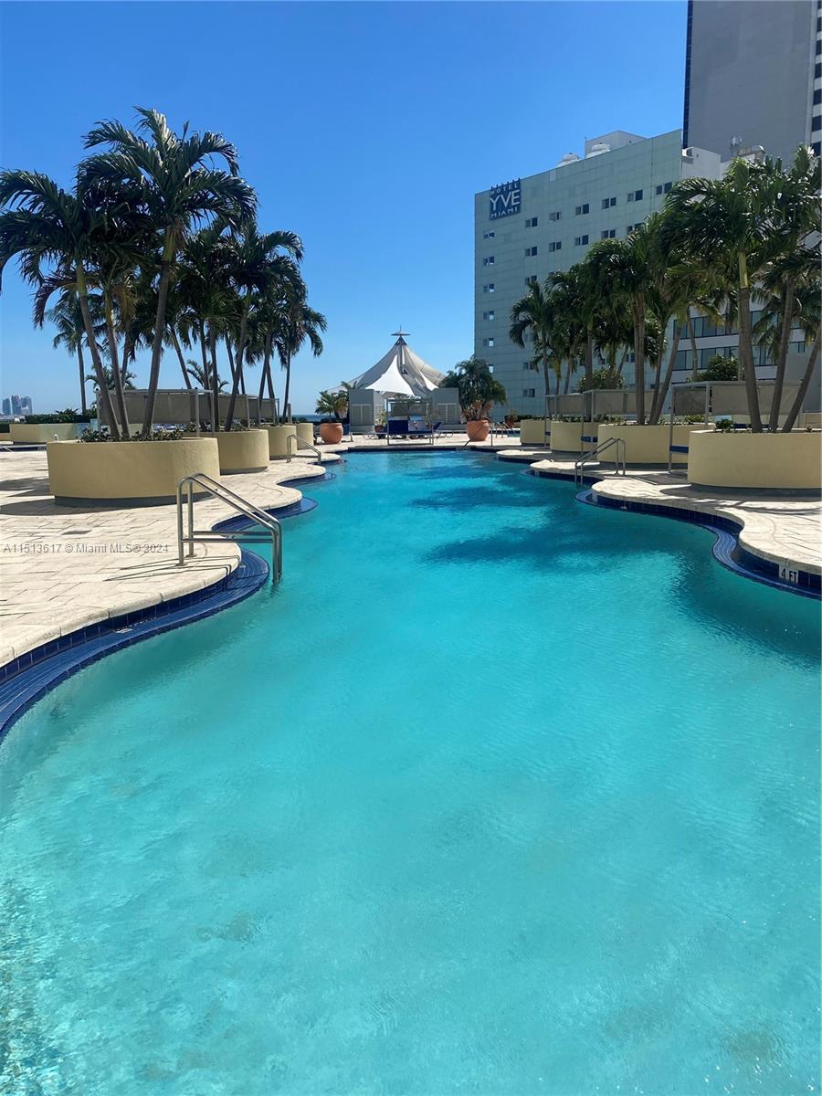 VIZCAYNE SOUTH CONDO - Residential