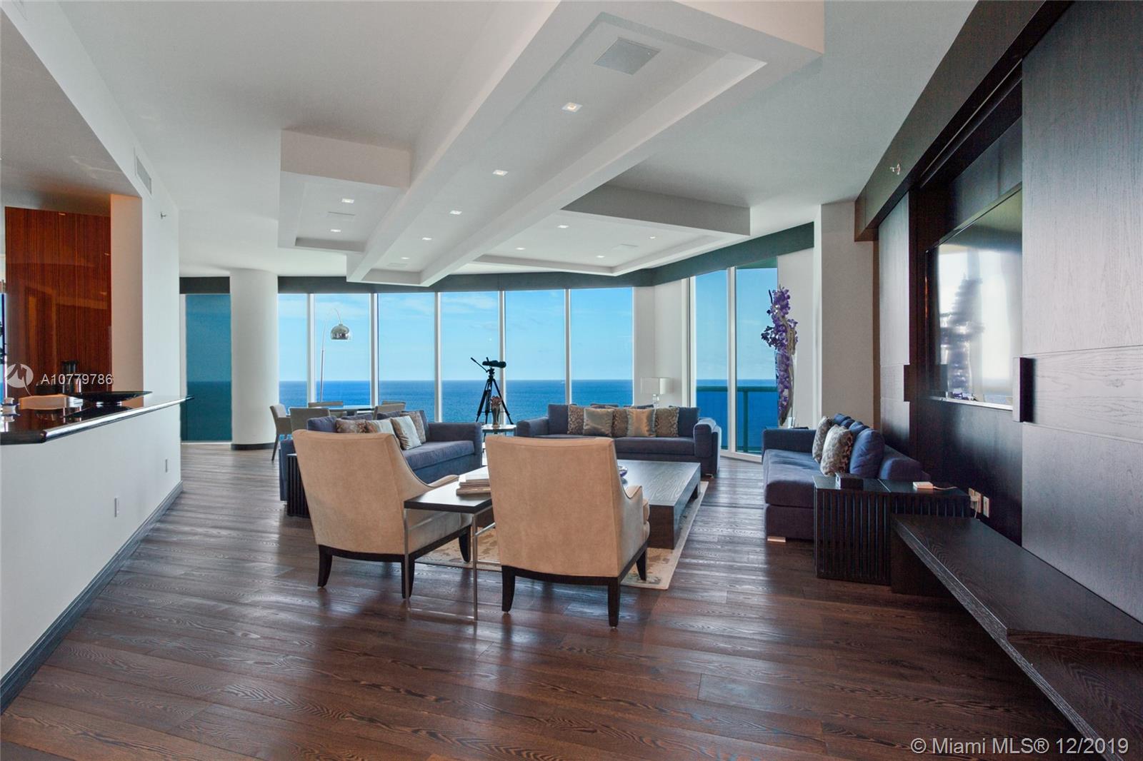2711 HOLLYWOOD BEACH COND - Residential