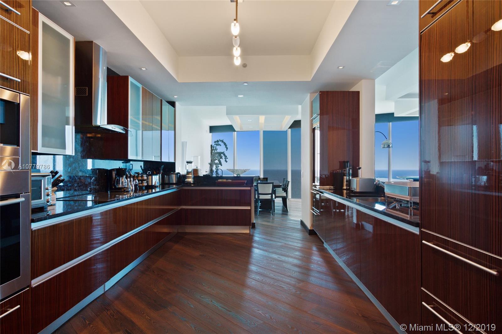2711 HOLLYWOOD BEACH COND - Residential