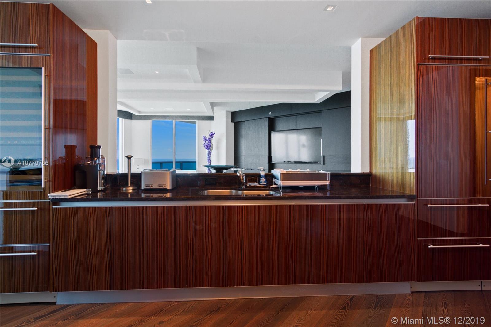 2711 HOLLYWOOD BEACH COND - Residential