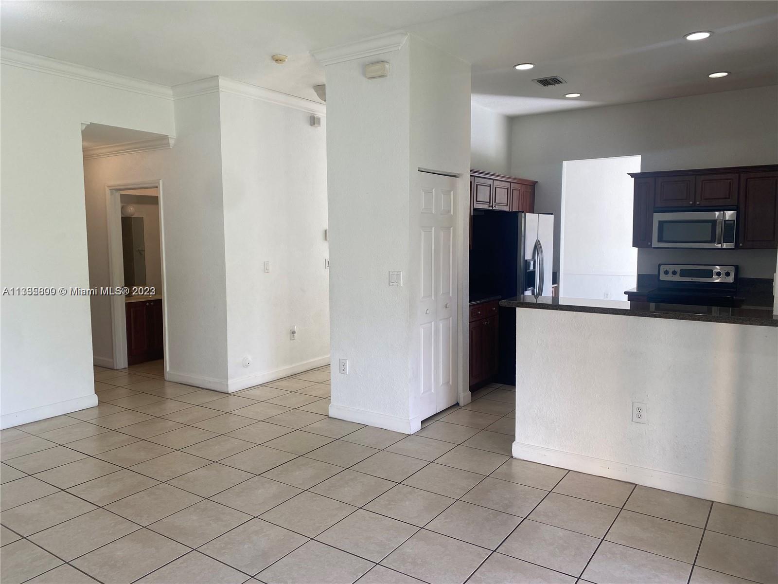ALEXANDRIA ESTATES SUBDIV - Residential Lease