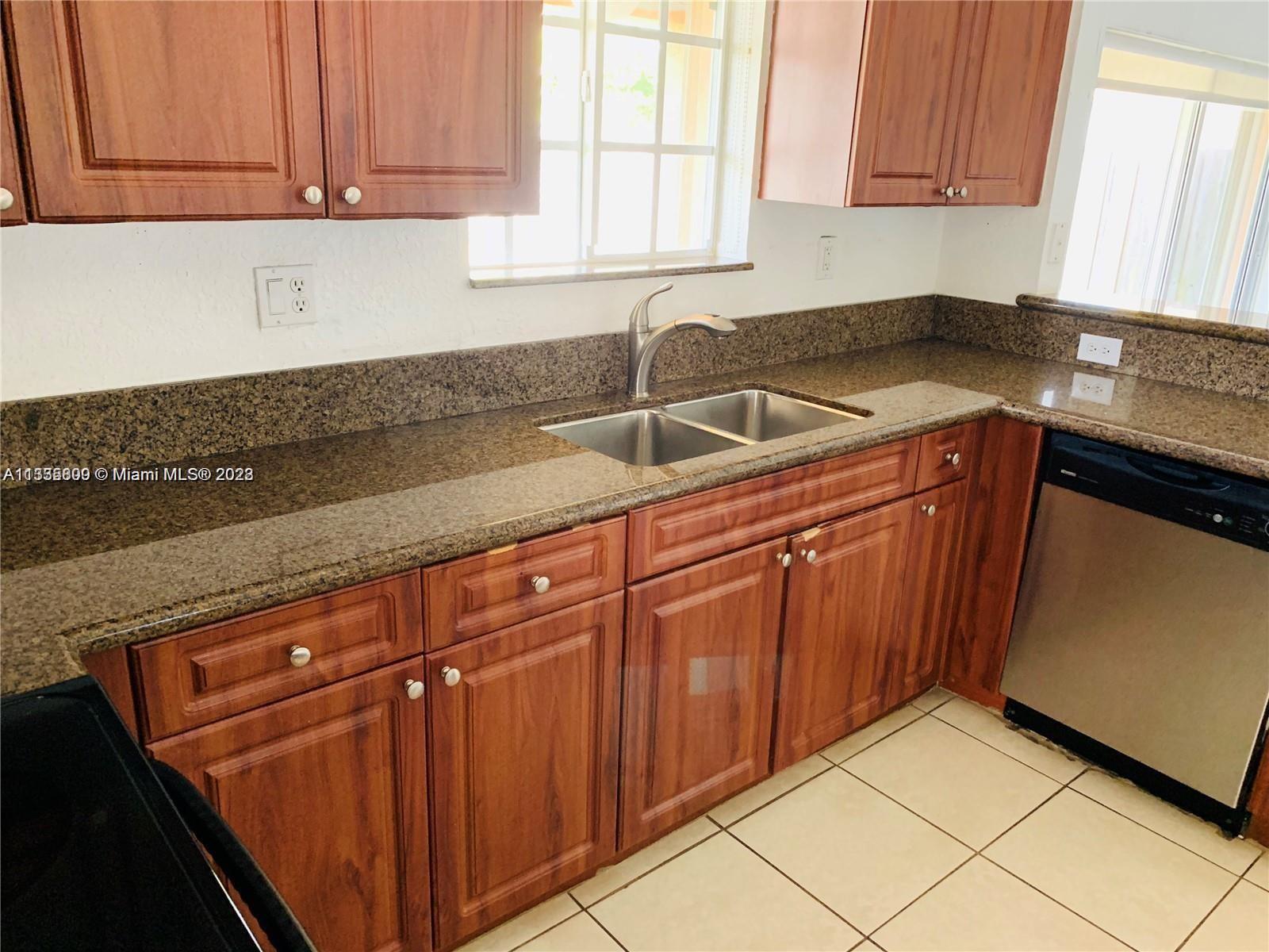 ALEXANDRIA ESTATES SUBDIV - Residential Lease
