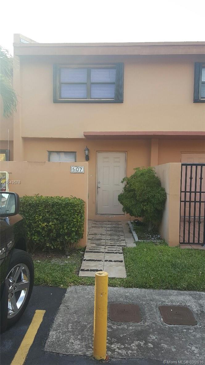Tastefully remodeled townhome in fantastic Kendall neighborhood. Granite countertops, stainless stell appliances, etc. Call today for a private viewing. WILL NOT LAST!