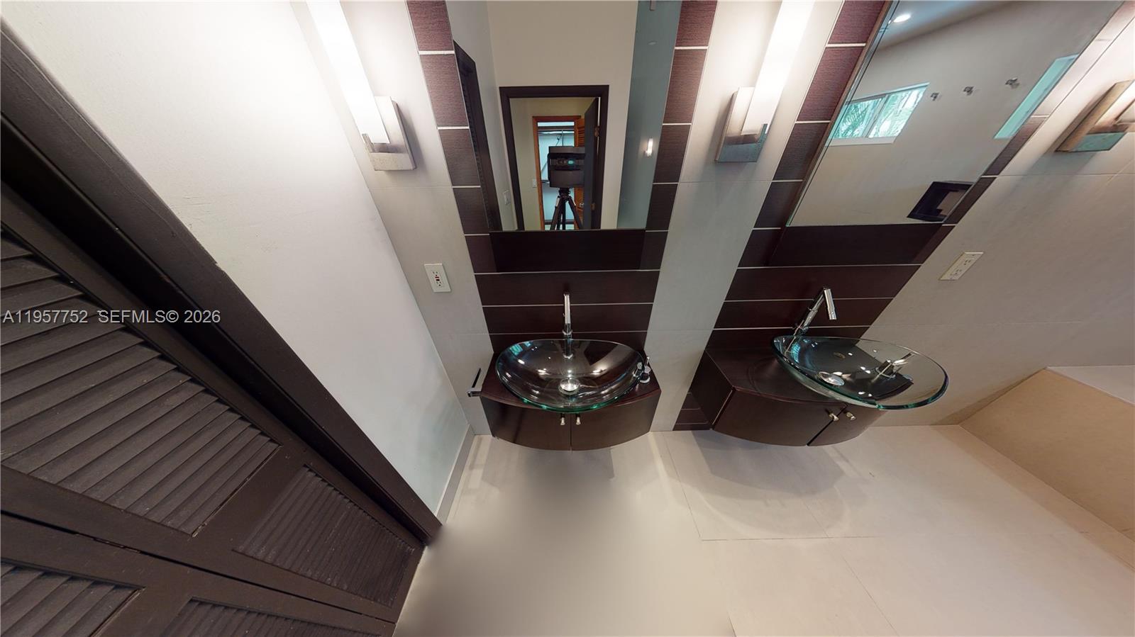 CORAL GABLES SEC E - Residential Lease