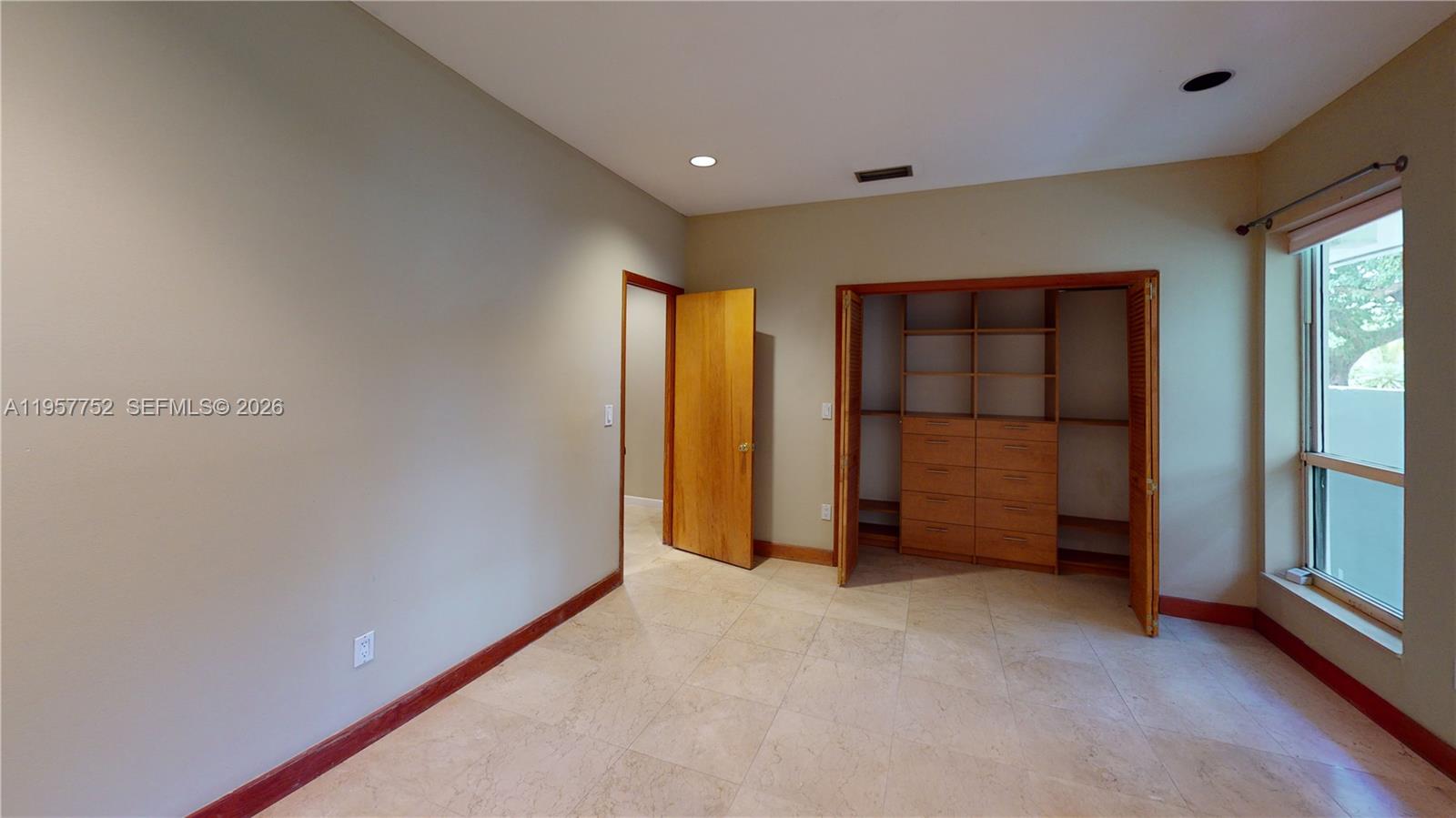 CORAL GABLES SEC E - Residential Lease