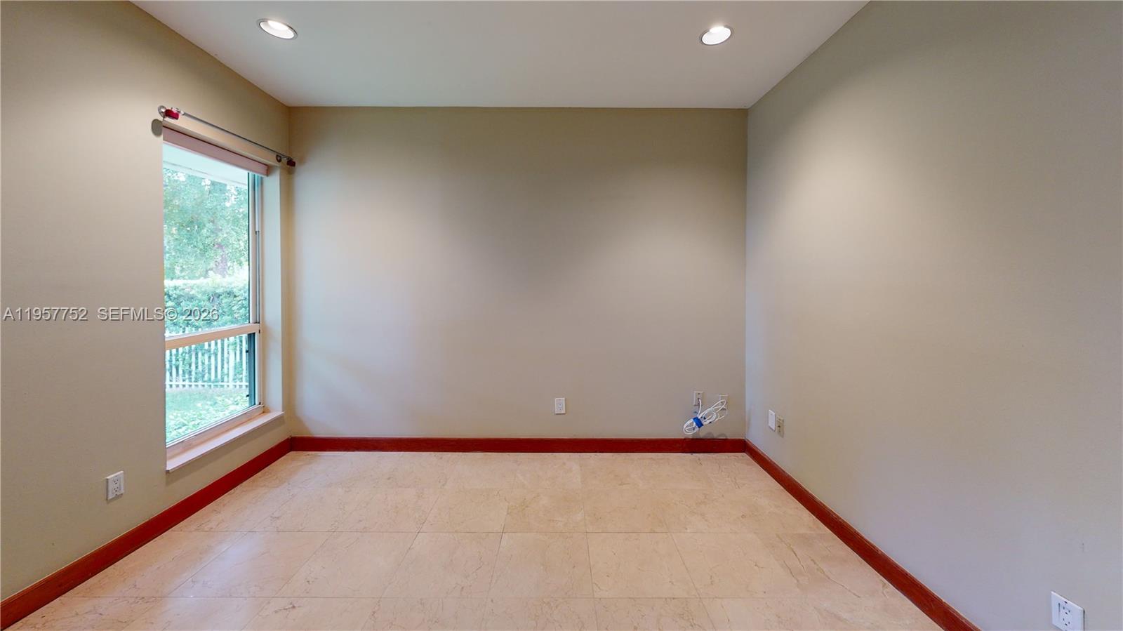 CORAL GABLES SEC E - Residential Lease