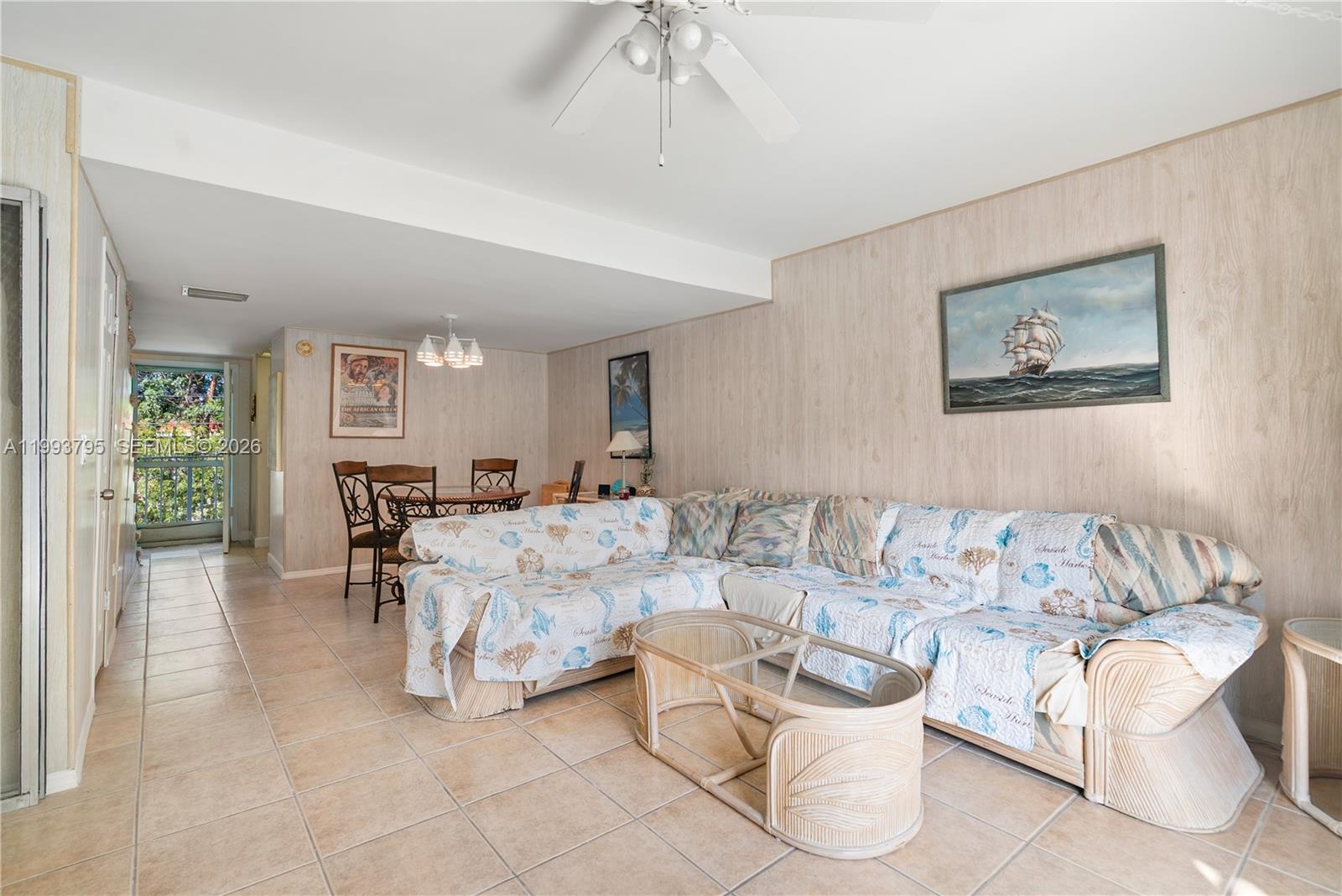 HOLIDAY BY THE SEA - Residential