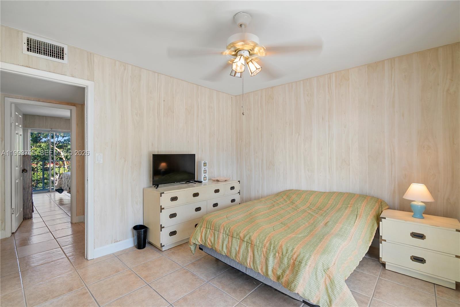 HOLIDAY BY THE SEA - Residential