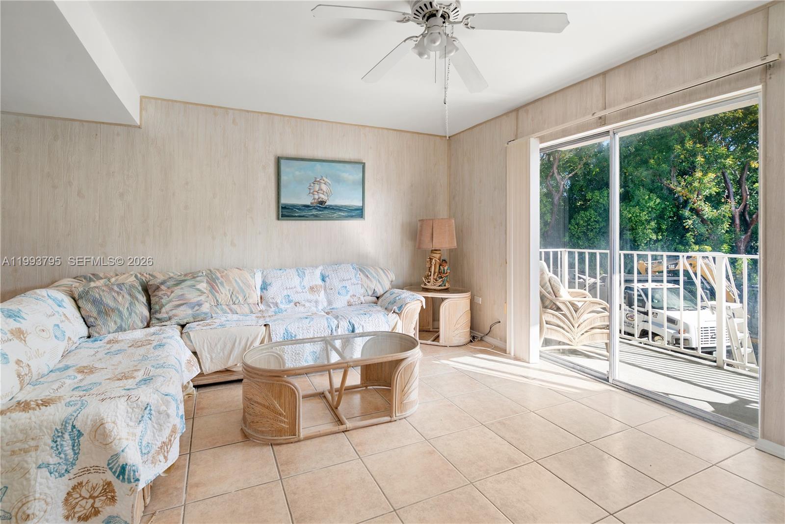 HOLIDAY BY THE SEA - Residential