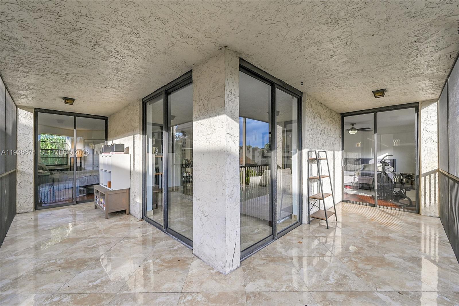 PLANTATION RACQUET CLUB - Residential
