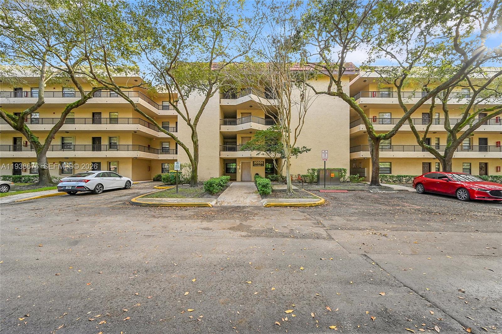 PLANTATION RACQUET CLUB - Residential