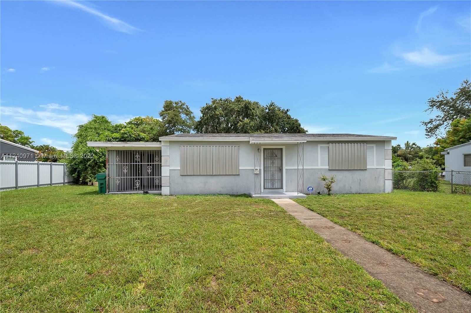 BONNIE BRIAR ESTATES - Residential