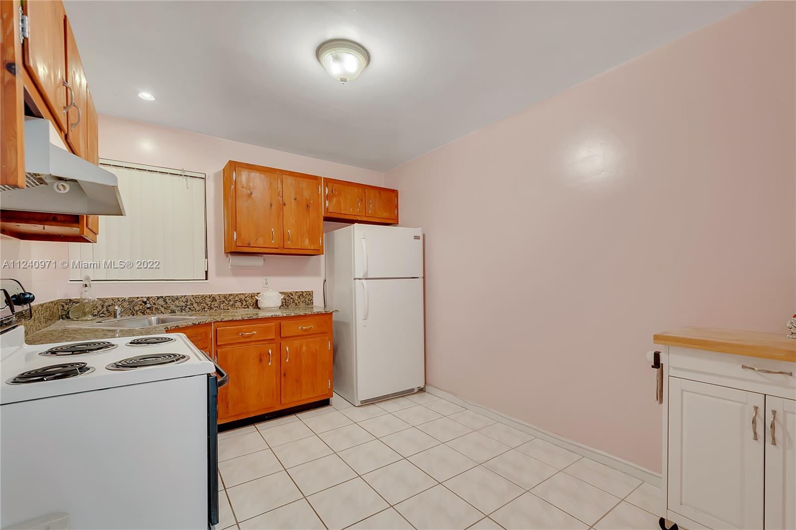 BONNIE BRIAR ESTATES - Residential