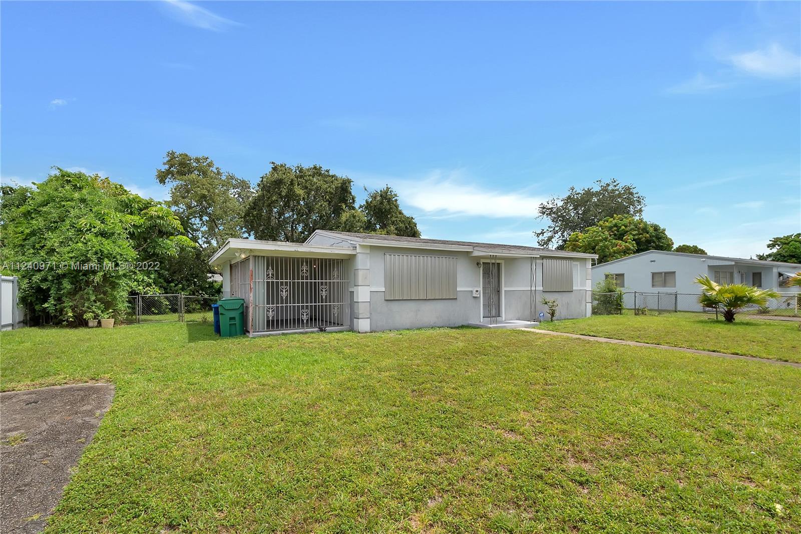 BONNIE BRIAR ESTATES - Residential