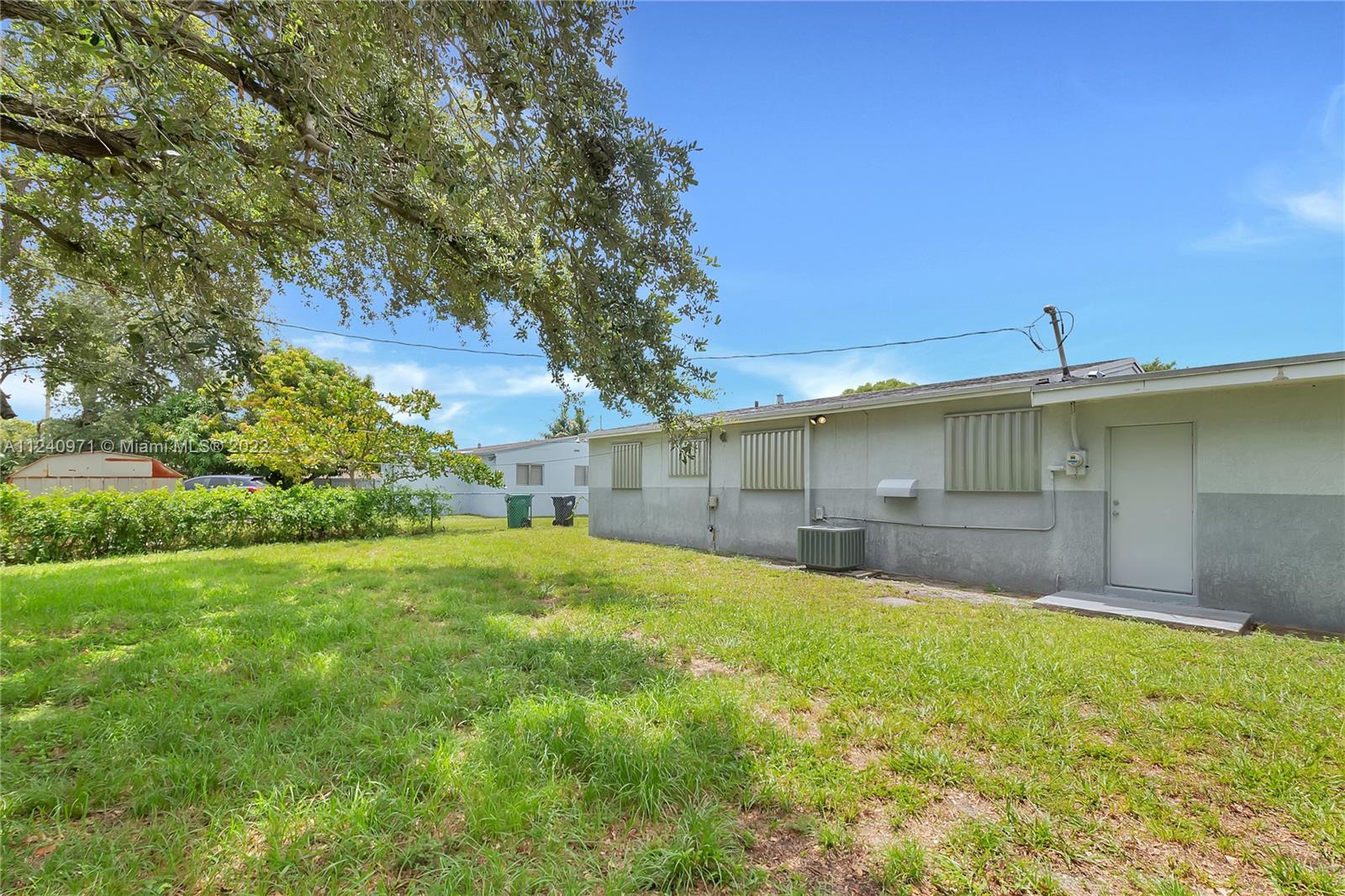 BONNIE BRIAR ESTATES - Residential