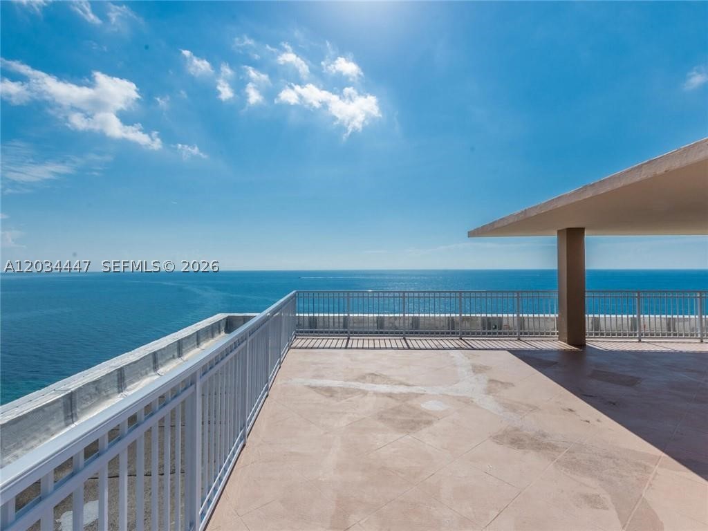 GALLEON CONDO - Residential