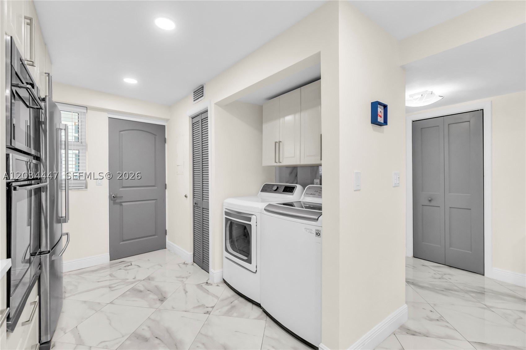 GALLEON CONDO - Residential