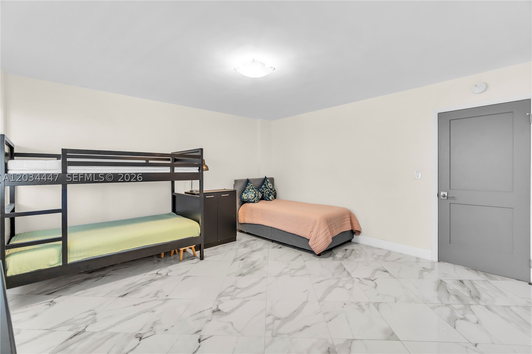 GALLEON CONDO - Residential