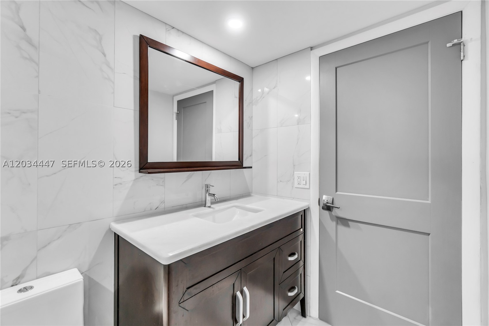 GALLEON CONDO - Residential